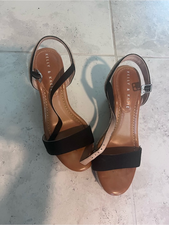 Kelly & Katie Shoes - Kelly & Katie Black and Tan Slingback Open-Toe Sandals